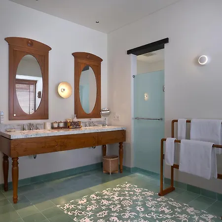 Tandjung Sari Hotel-3
